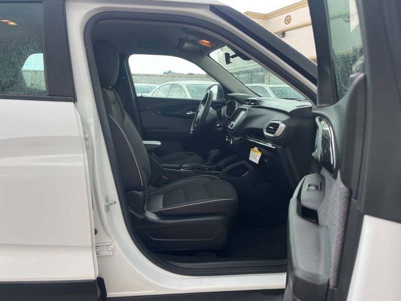 Chevrolet Trailblazer Vehicle Image 11