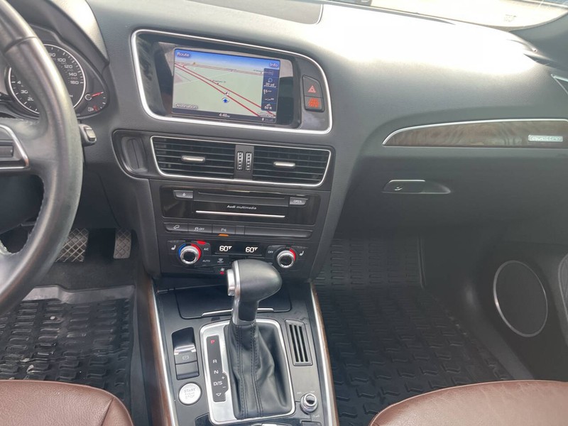 Audi Q5 Vehicle Image 10