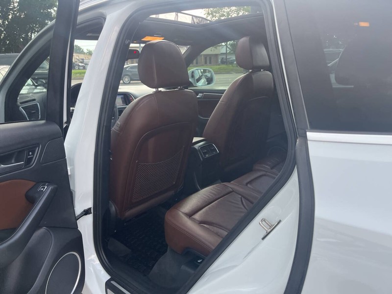 Audi Q5 Vehicle Image 12