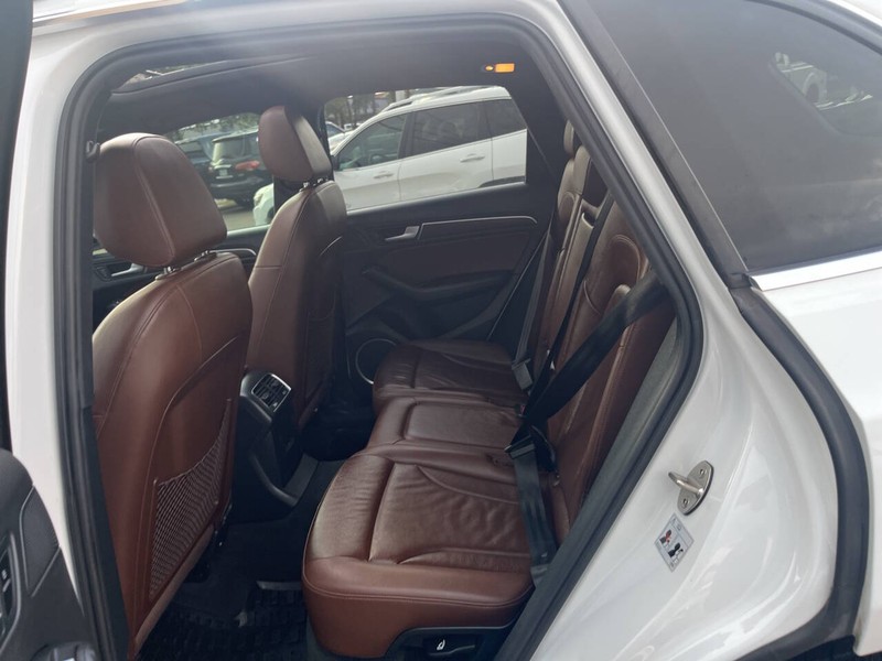 Audi Q5 Vehicle Image 13