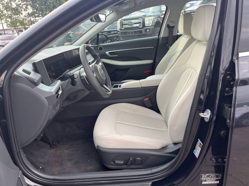 Hyundai Sonata Vehicle Image 07