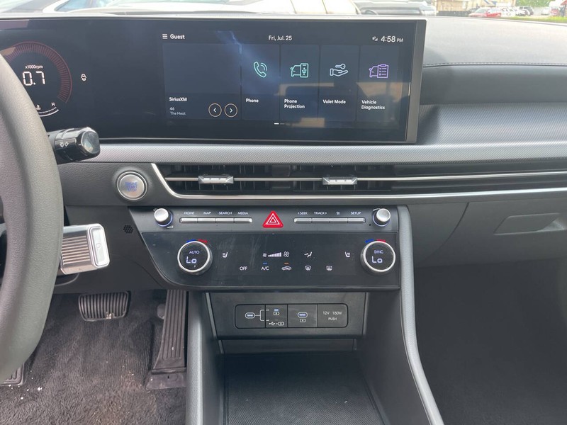 Hyundai Sonata Vehicle Image 13
