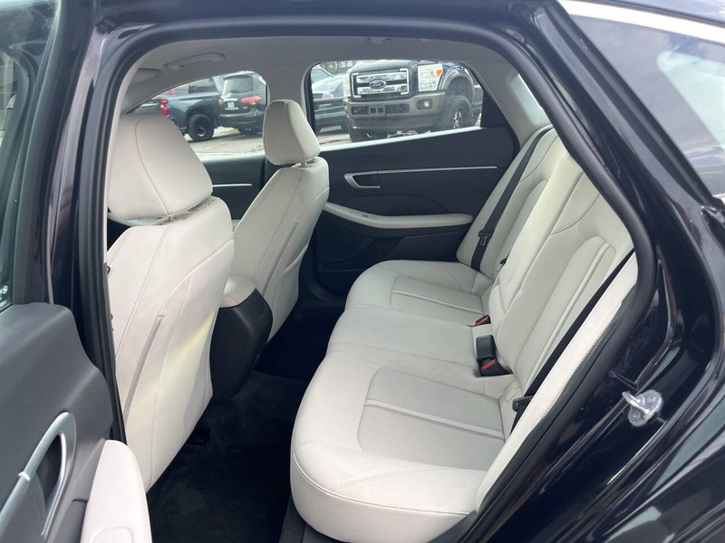Hyundai Sonata Vehicle Image 17