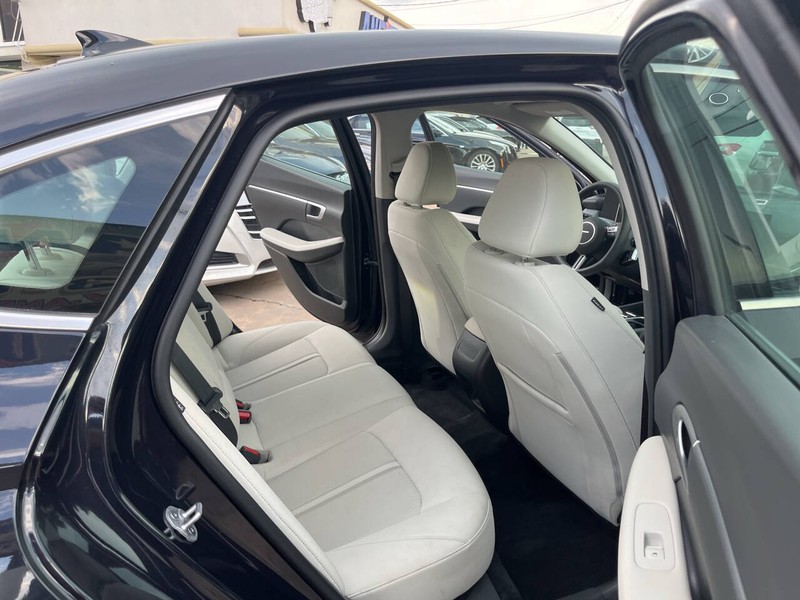 Hyundai Sonata Vehicle Image 19