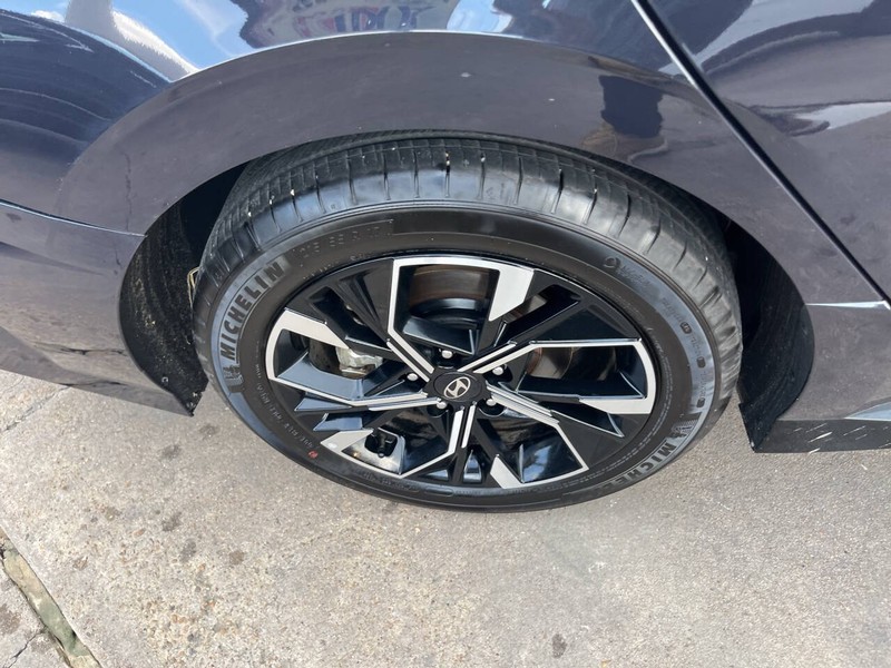 Hyundai Sonata Vehicle Image 23