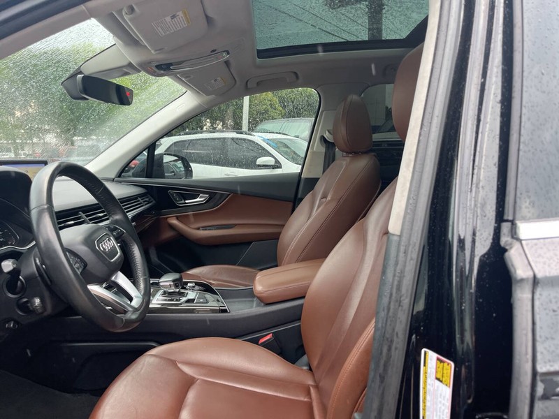 Audi Q7 Vehicle Image 07
