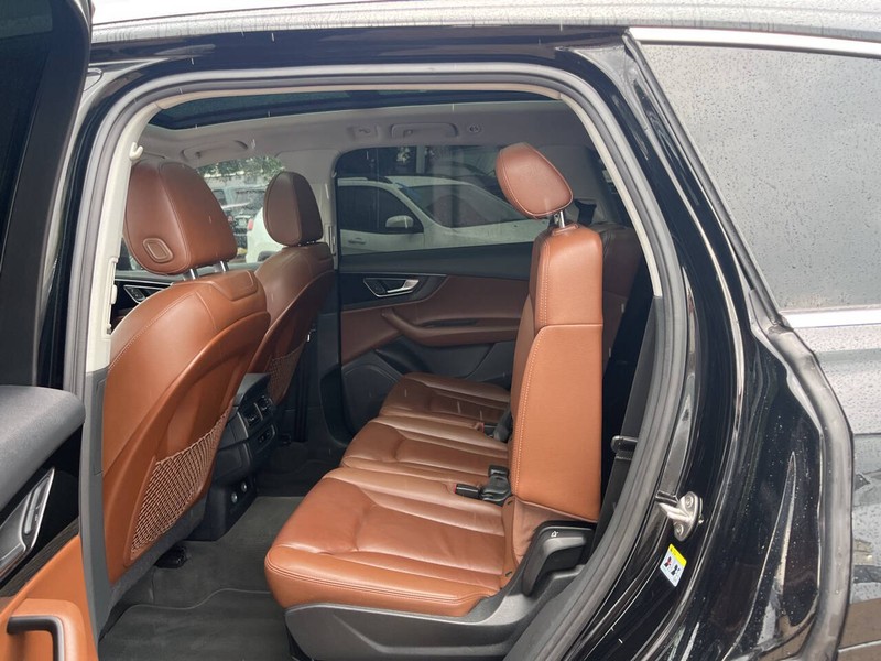 Audi Q7 Vehicle Image 11