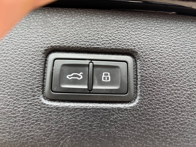 Audi Q7 Vehicle Image 15