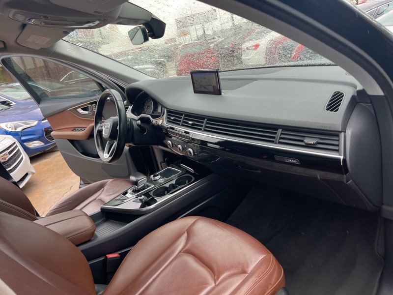 Audi Q7 Vehicle Image 19