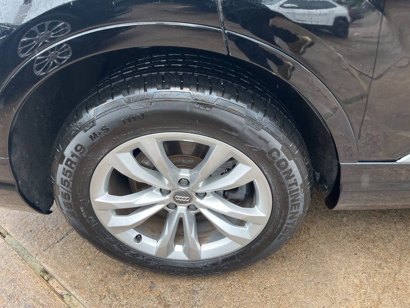 Audi Q7 Vehicle Image 20
