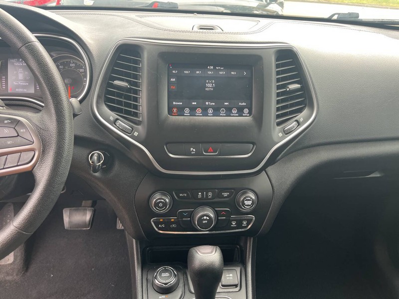 Jeep Cherokee Vehicle Image 10