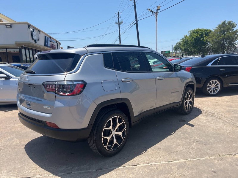 Jeep Compass Vehicle Image 03