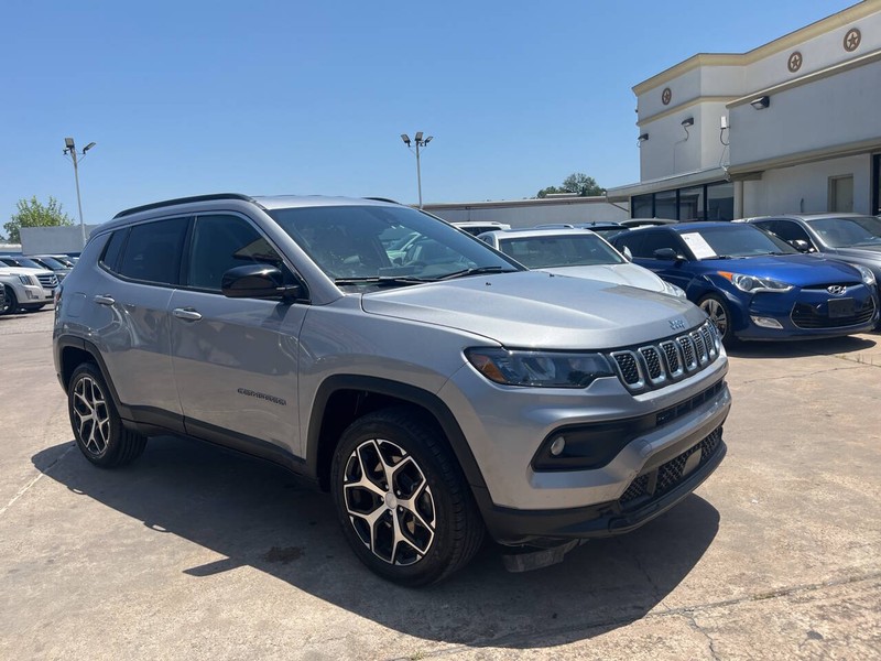 Jeep Compass Vehicle Image 04
