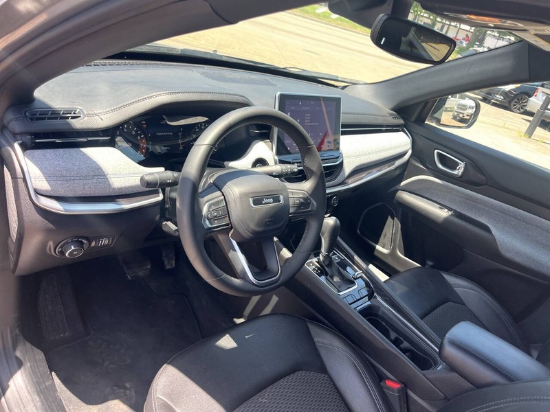 Jeep Compass Vehicle Image 10