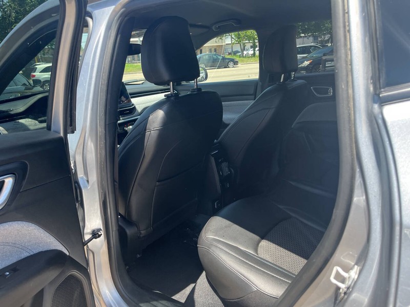 Jeep Compass Vehicle Image 18