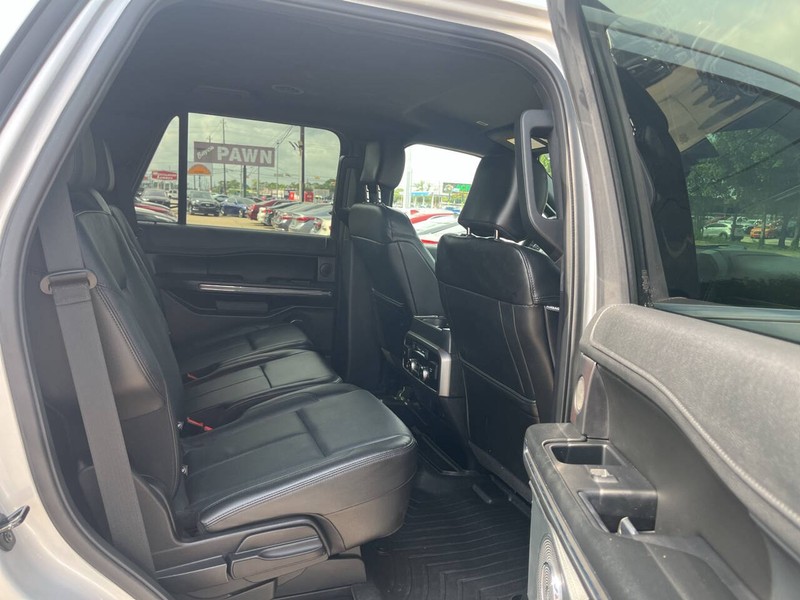 Ford Expedition Vehicle Image 12