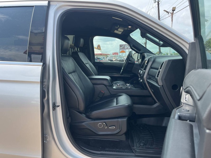 Ford Expedition Vehicle Image 14