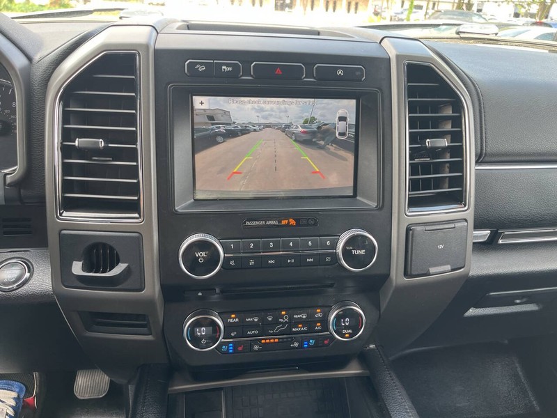 Ford Expedition Vehicle Image 15