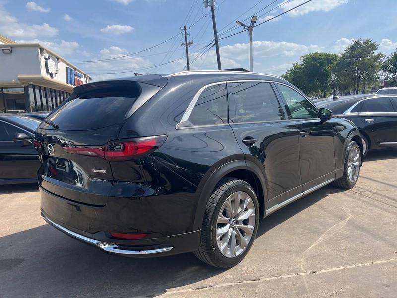 Mazda CX-90 Vehicle Image 03