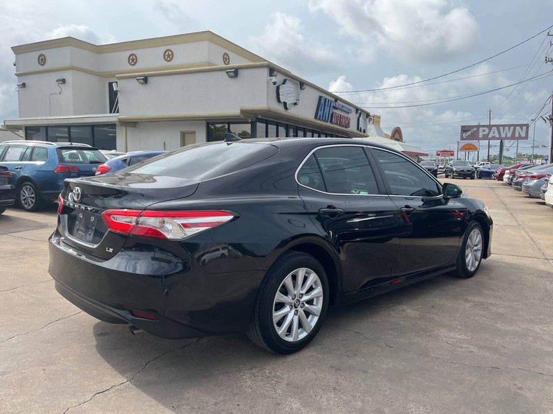 Toyota Camry Vehicle Image 05