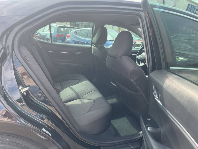 Toyota Camry Vehicle Image 10