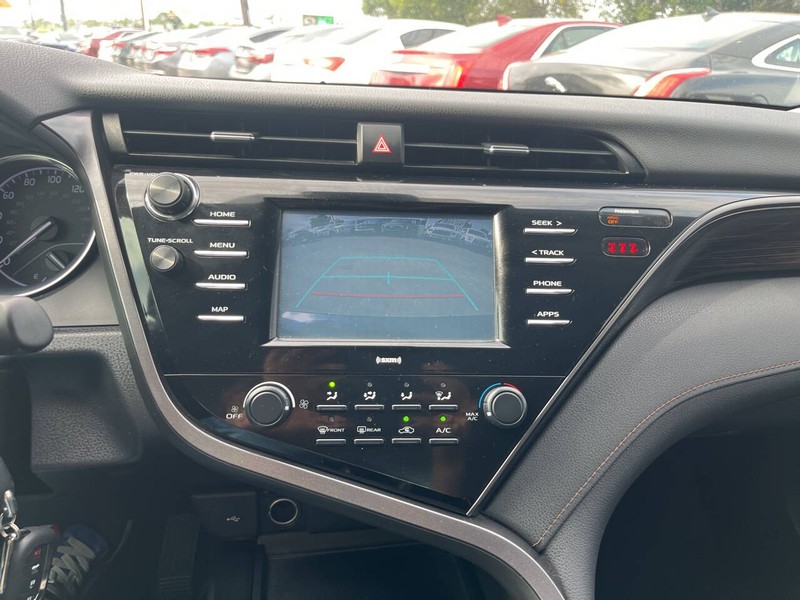 Toyota Camry Vehicle Image 12