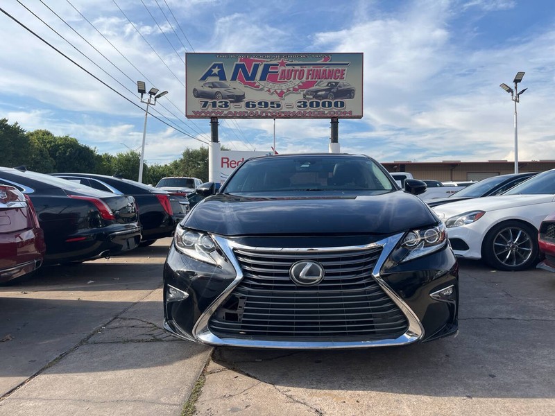 Lexus ES Vehicle Image 02