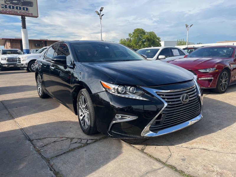 Lexus ES Vehicle Image 06