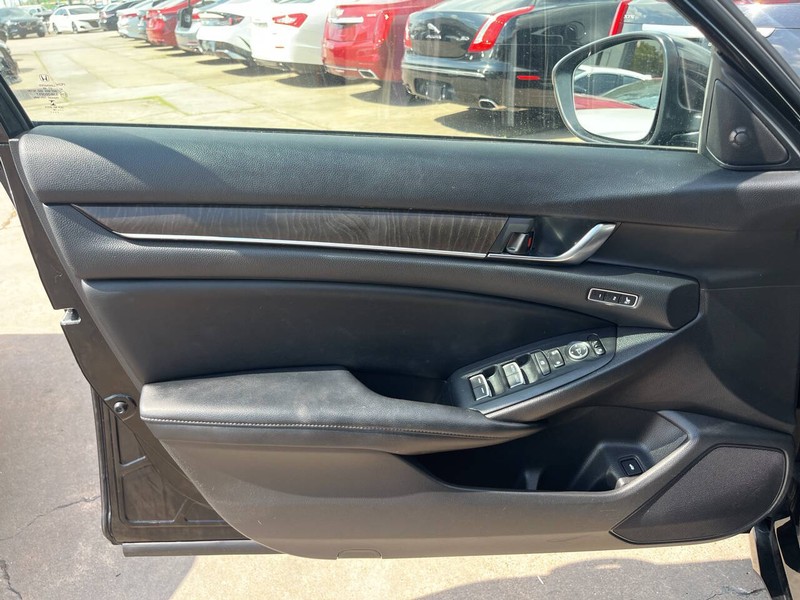 Honda Accord Sedan Vehicle Image 05