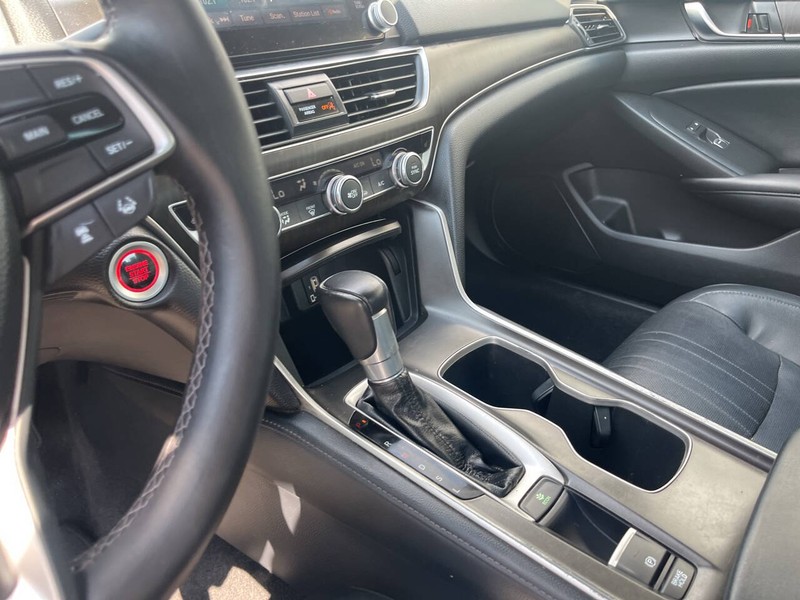 Honda Accord Sedan Vehicle Image 09