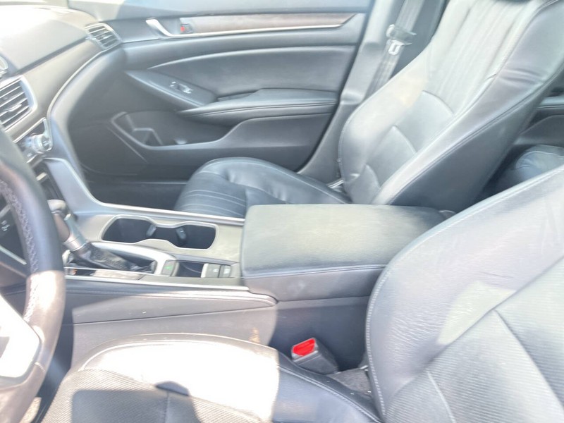 Honda Accord Sedan Vehicle Image 11