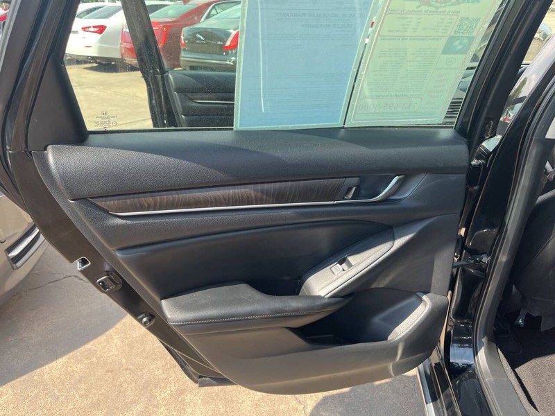 Honda Accord Sedan Vehicle Image 12