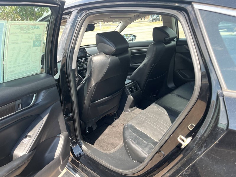 Honda Accord Sedan Vehicle Image 13