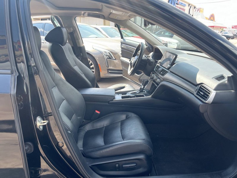 Honda Accord Sedan Vehicle Image 16