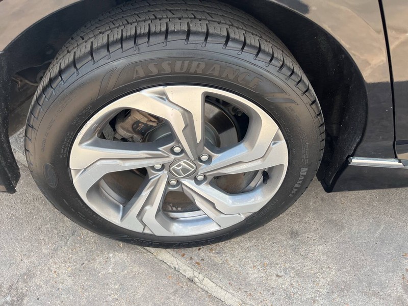 Honda Accord Sedan Vehicle Image 18