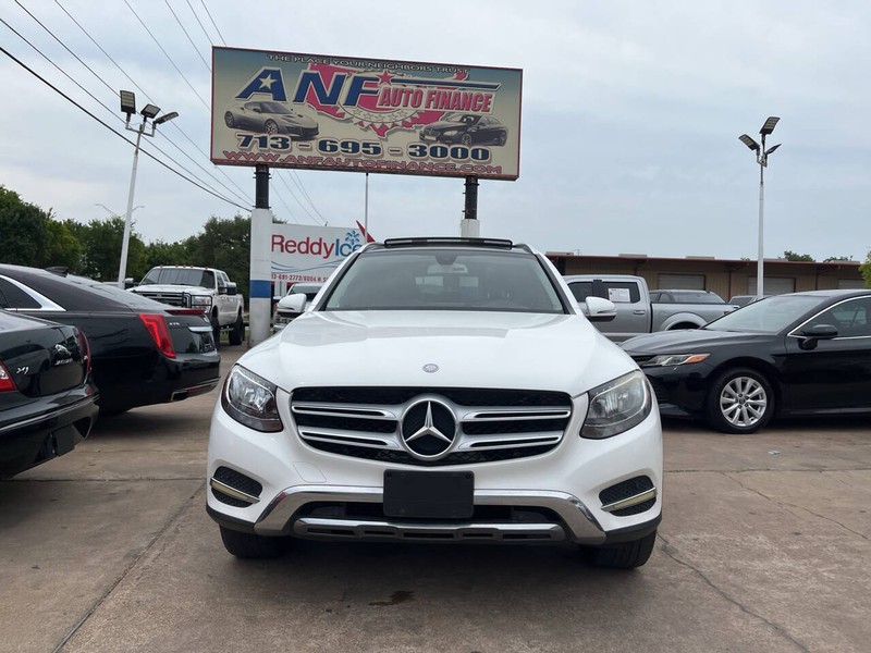 Mercedes-Benz GLC Vehicle Image 02