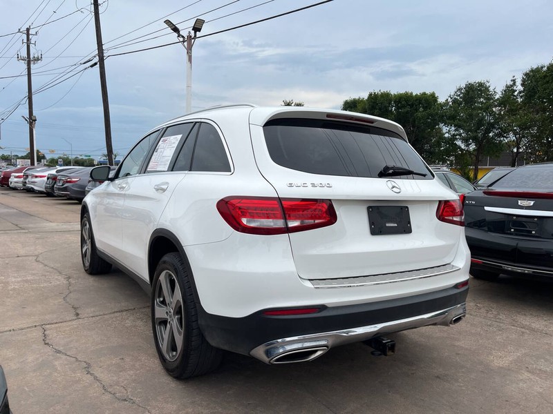 Mercedes-Benz GLC Vehicle Image 03