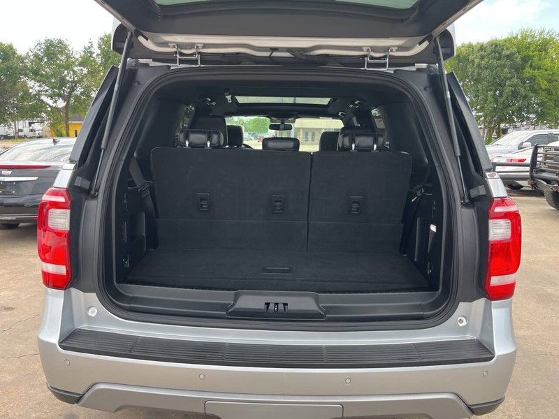 Ford Expedition Vehicle Image 12