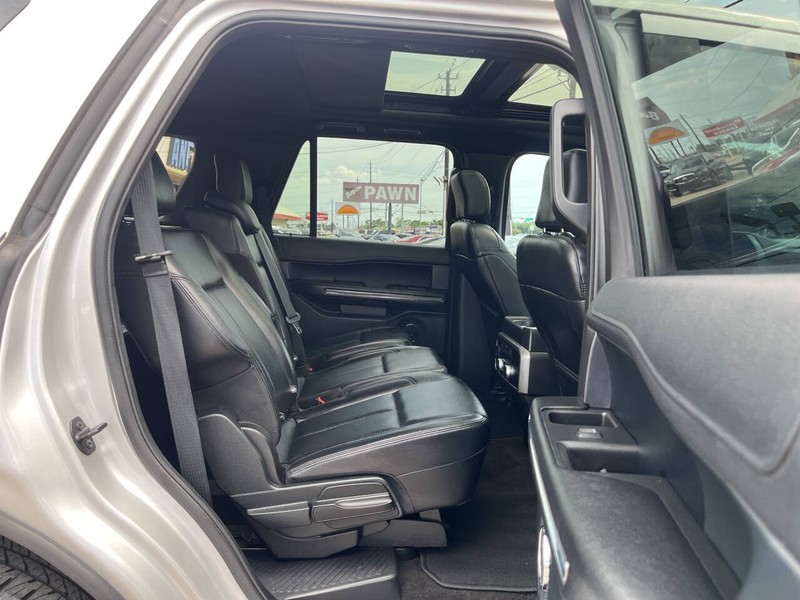 Ford Expedition Vehicle Image 13