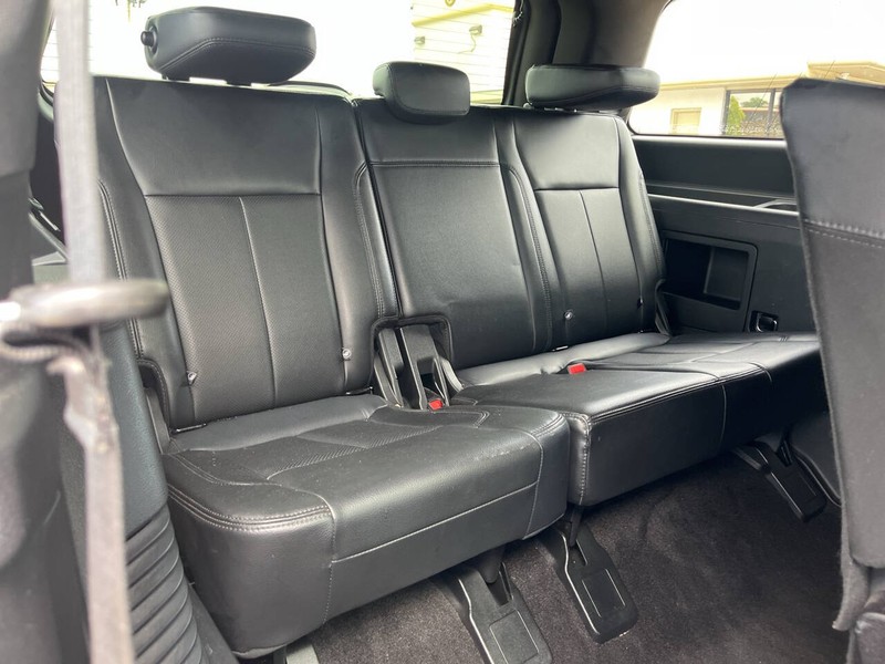 Ford Expedition Vehicle Image 14