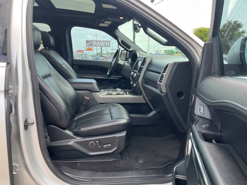 Ford Expedition Vehicle Image 15