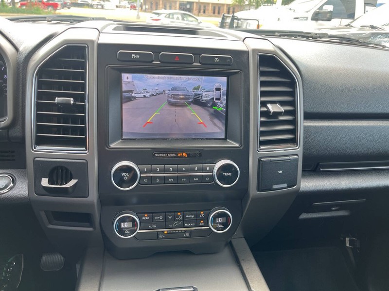 Ford Expedition Vehicle Image 16