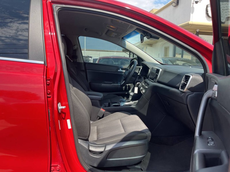 Kia Sportage Vehicle Image 11
