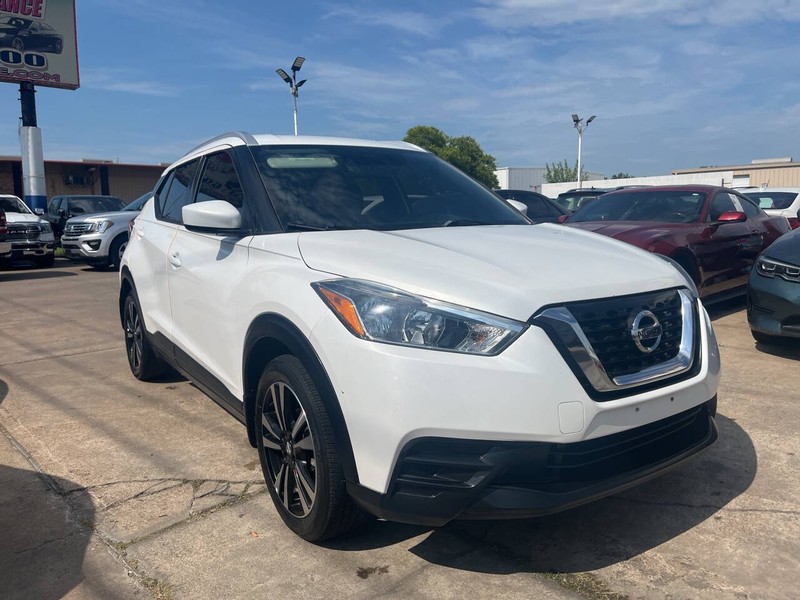 Nissan Kicks Vehicle Image 06