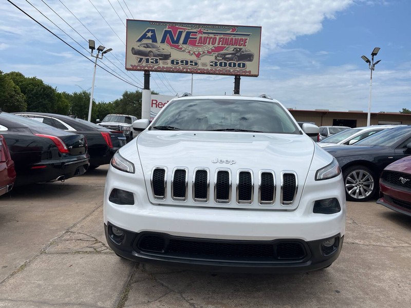 Jeep Cherokee Vehicle Image 02