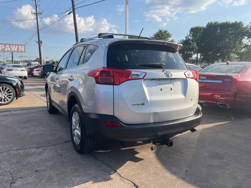 Toyota RAV4 Vehicle Image 03