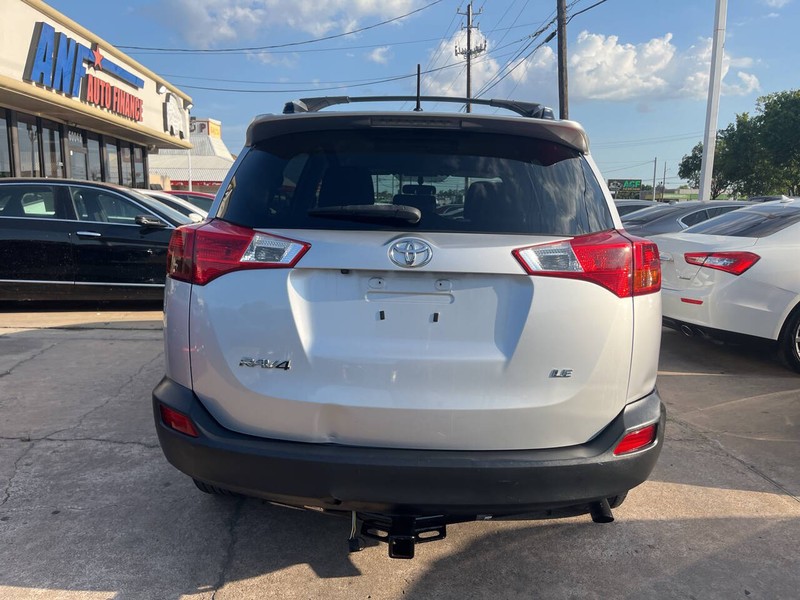 Toyota RAV4 Vehicle Image 04