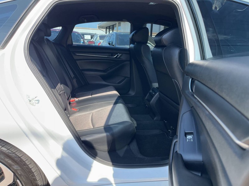 Honda Accord Sedan Vehicle Image 09