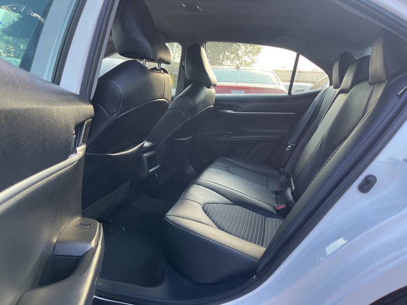 Toyota Camry Vehicle Image 08