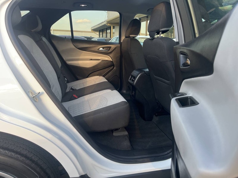 Chevrolet Equinox Vehicle Image 10